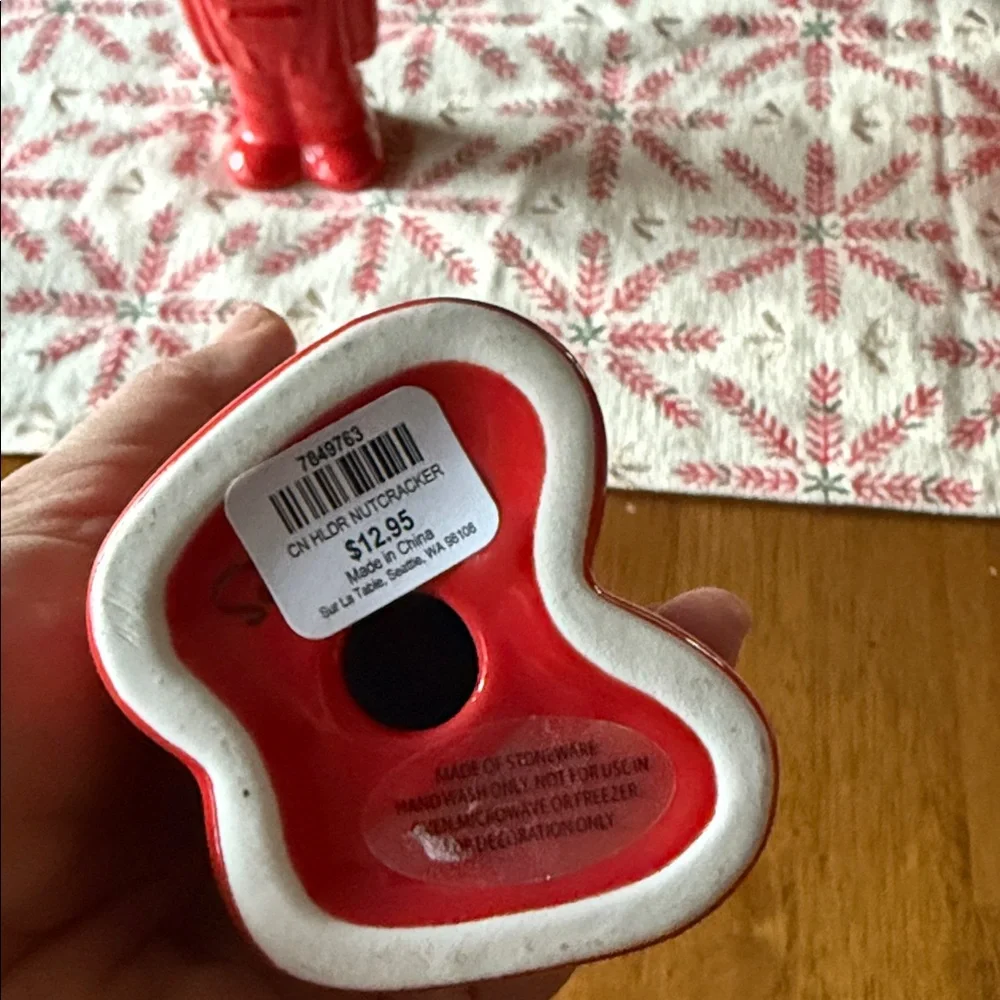 SUR LA TABLE NUTCRACKER soldiers tea light candle holder set of 3 red